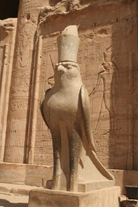 Chrám boha Hóra v Edfu