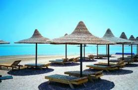 Pláž u egyptského hotelu Grand Makadi