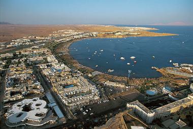 Egyptské město Sharm el-Sheikh na pobřeží