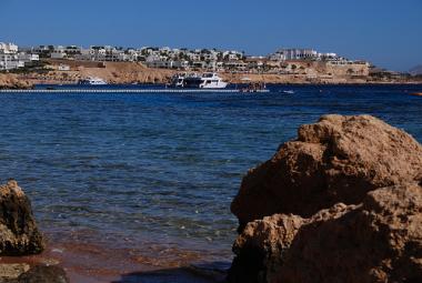 Pobřeží u Sharm el-Sheikhu