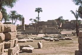 Egyptský Armant a pozůstatky Montova chrámu