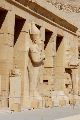 Chrám bohyně Hatšepsut - socha