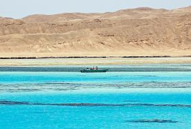 Rudé moře v Egyptě s ostrovem Malý Giftun