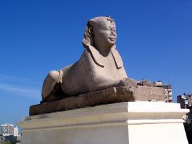 Egypt - sfinga v Serapeumu