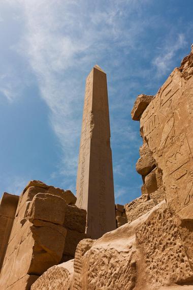 Chrám v Luxor - jeden z obelisků