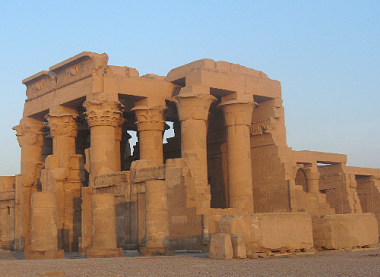 Hornoegyptský chrám Kom Ombo