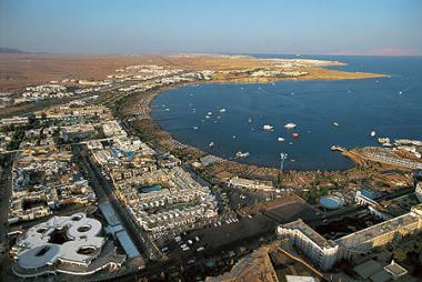 Egyptské město Sharm el-Sheikh na pobřeží