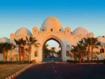 Egyptské hotelové zařízení Domina Aquamarine - příjezdová cesta