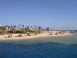 Egypt - pláž letoviska Port Ghalib